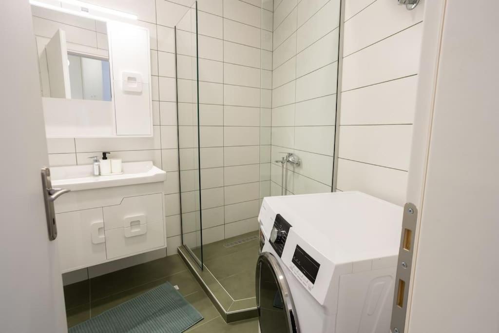 Cozy Studio In The Heart Of City โคโมทินี ภายนอก รูปภาพ
